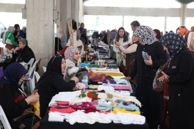komek-pazari-anneler-gunu-etkinligi-kadin-kursiyerlerin-ekonomisine-destek-oldu.jpg