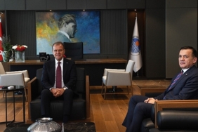 mersin-yenisehir-belediye-baskani-abdullah-ozyigit-mersin-buyuksehir-belediye-baskani-vahap-seceri-makaminda-ziyaret-etti.jpg