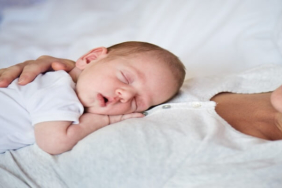 Yenidoğan Bebeklerde Sağlıklı Bir Uyku Düzeni İçin 9 Öneri