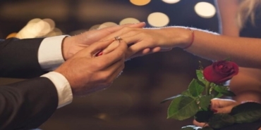 Boğaz’ın Büyüleyici Manzarasında Yatta Evlilik Teklifi: Hayallerinizdeki “Evet” İçin!