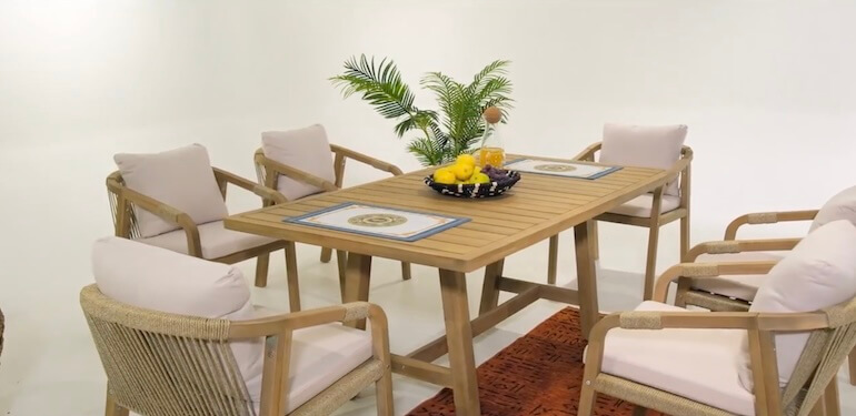 Dış Hava Şartlarına Karşı Balkon Takımı Minderi Nasıl Seçilir?